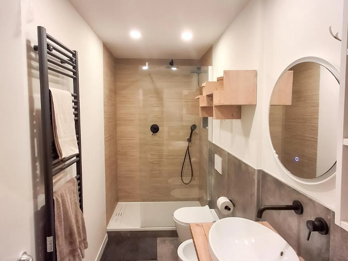 Bright One-Bedroom Apartment Near Isola Milano Italien